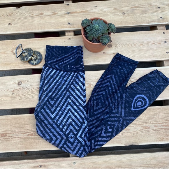 ✨RARE VINTAGE NIYAMA SOL + TRUFUSION BATIK OMBRÉ GEOMETRIC ENDLESS LEGGING M - Picture 7 of 13